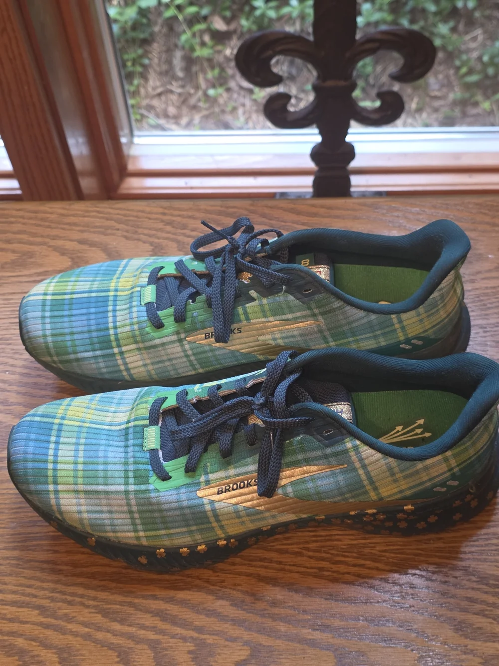 Brooks Limited Edition Launch GTS 8  Plaid Green and Teal Athletic Shoes Sz 10